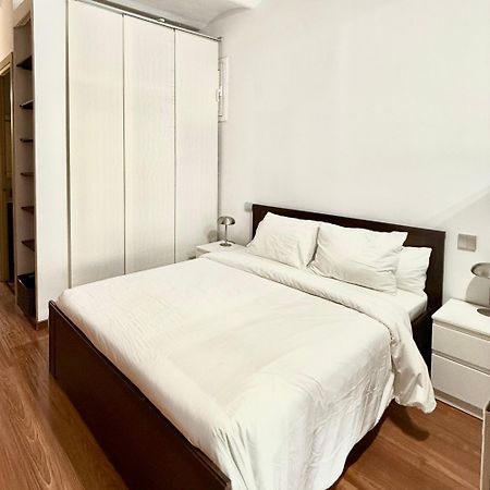Newly Renovated Stylish Eixample - Great Location Barcelona Exterior photo