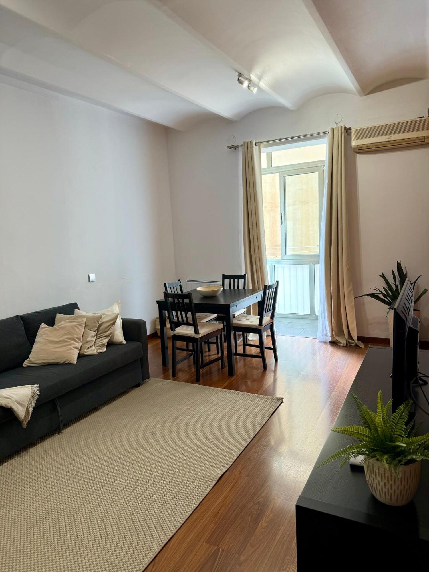 Newly Renovated Stylish Eixample - Great Location Barcelona Exterior photo