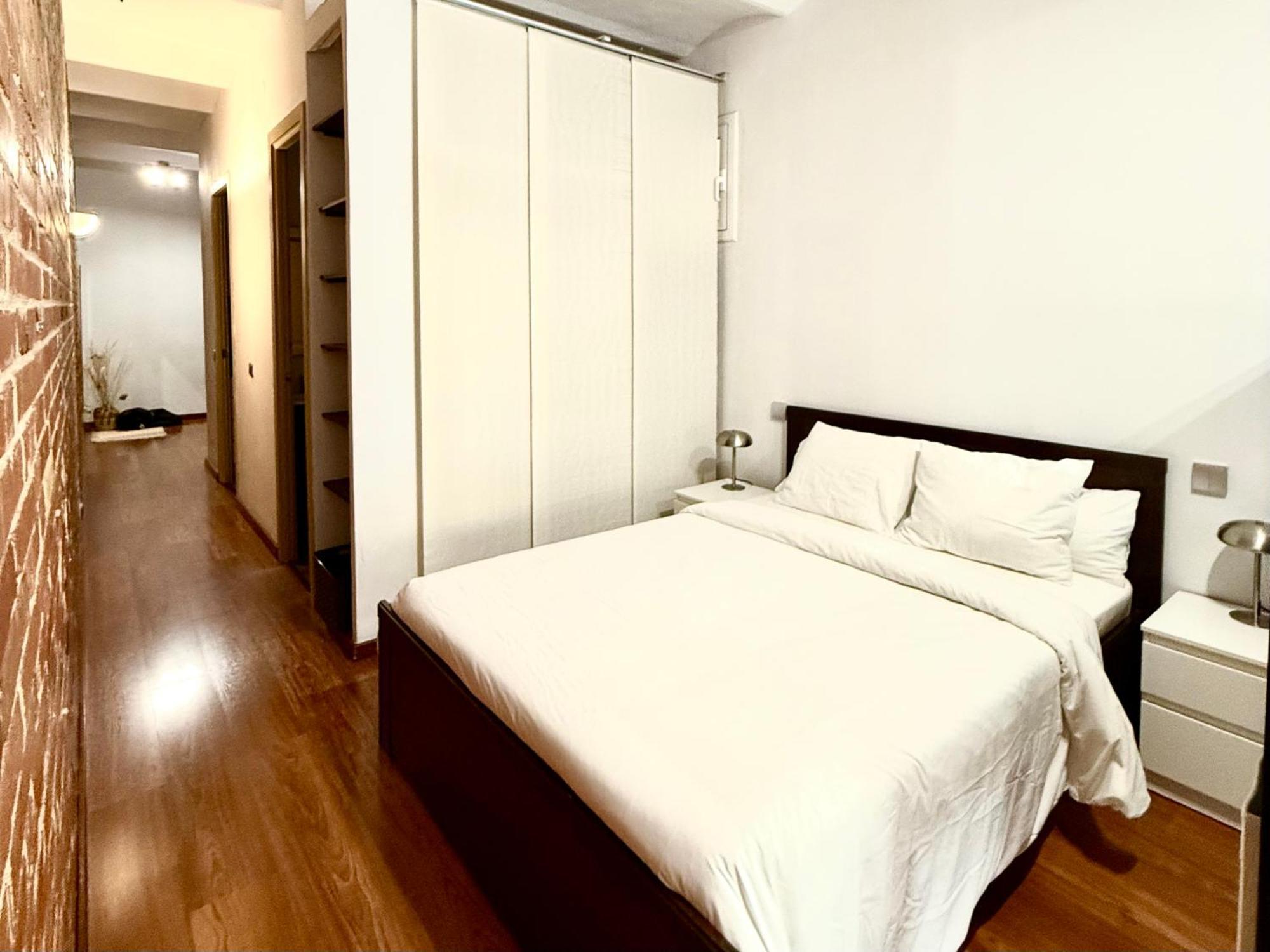Newly Renovated Stylish Eixample - Great Location Barcelona Exterior photo